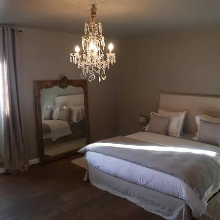 Holiday home Magnifique Bergerie, Piscine Et Vue Mer A *