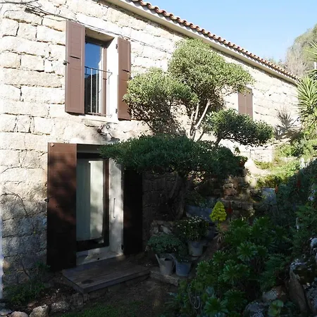 Holiday home Magnifique Bergerie, Piscine Et Vue Mer A Fozzano